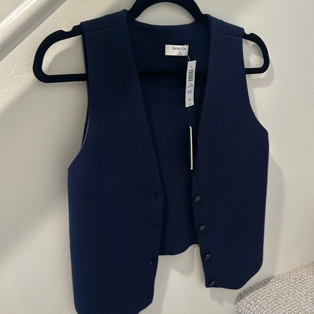 NWT Aritzia Babaton Knit Vest